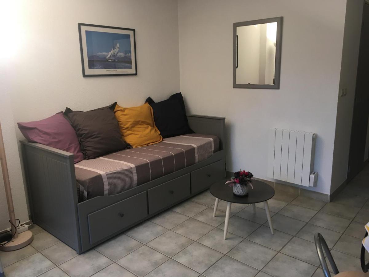 Sanary Sur Mer Appartement 30M2 T2 Avec Terrasse Piscine 10Min A Pied De La Plage Экстерьер фото